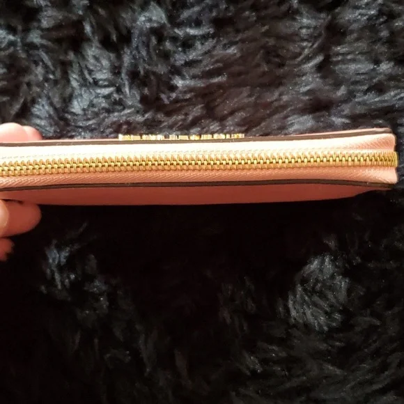 Michael Kors EUC Peach Wallet - Picture 4 of 7